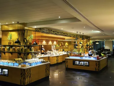 Ресторан The Palm Hotel & Suites
