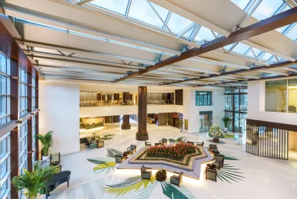 Территория Rixos The Palm Hotel & Suites