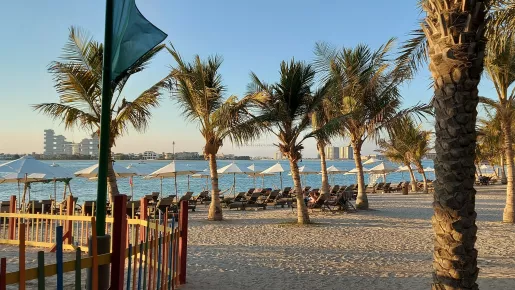 Пляж The Palm Hotel & Suites